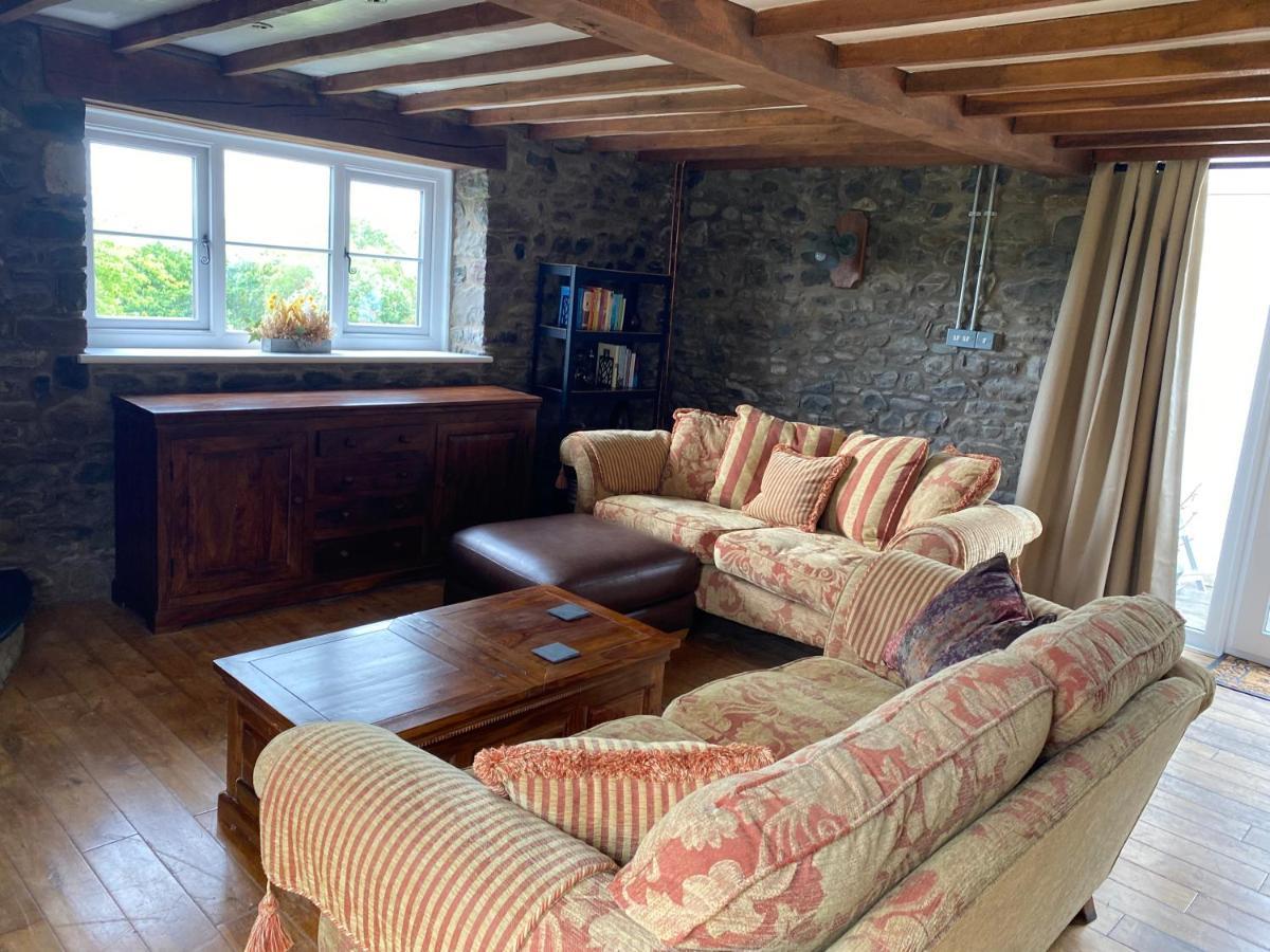 Pippin Lodge Llanwrda エクステリア 写真