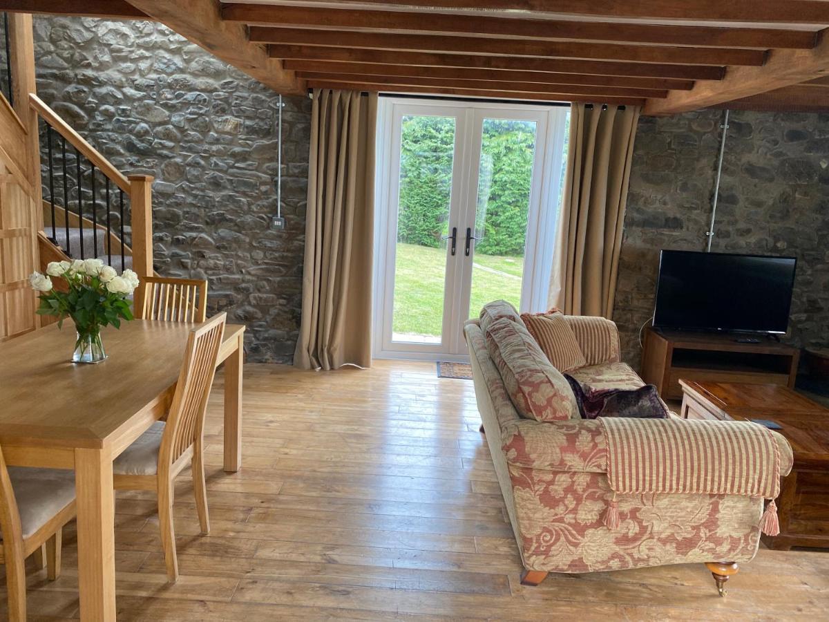 Pippin Lodge Llanwrda エクステリア 写真