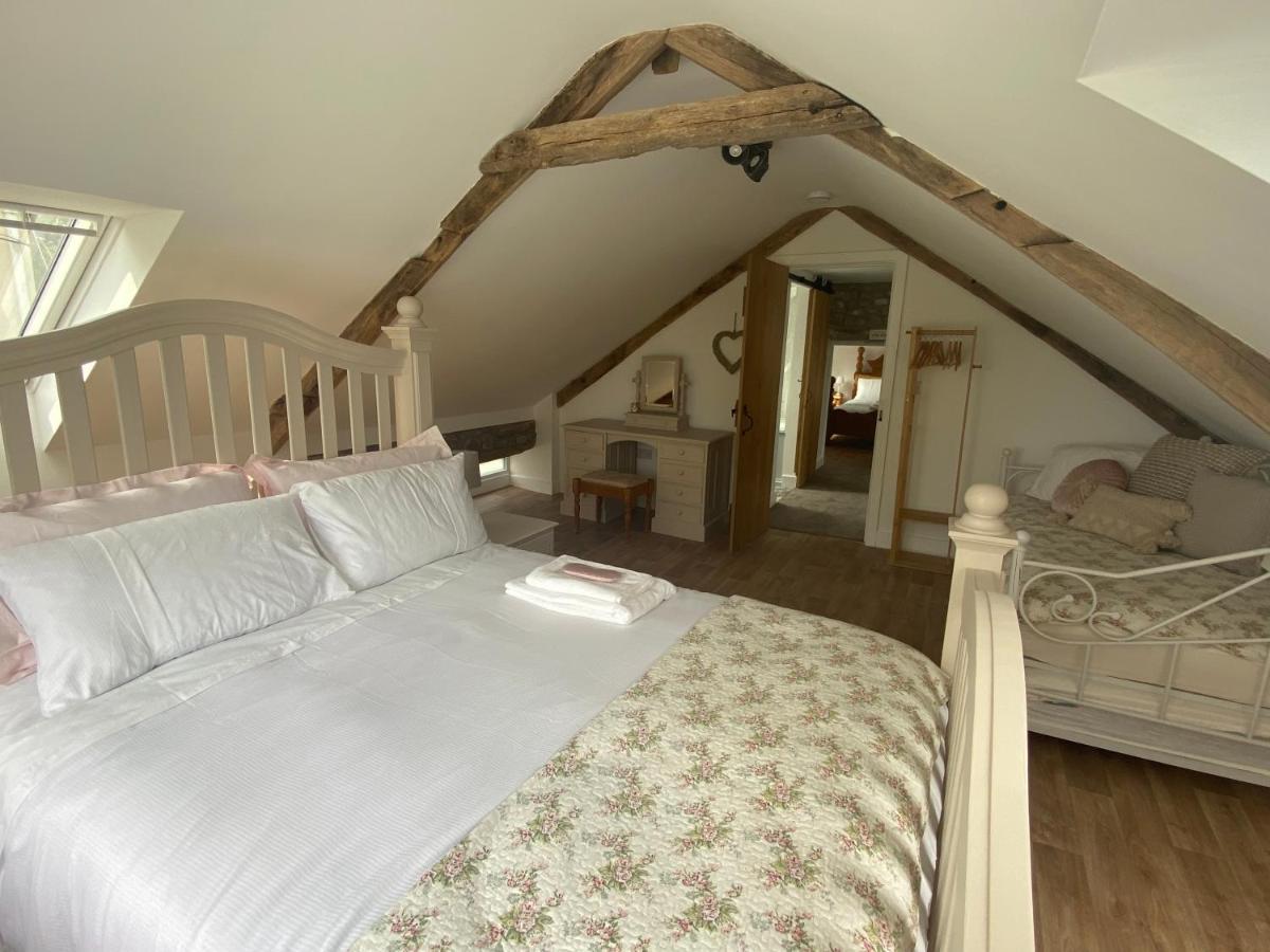 Pippin Lodge Llanwrda エクステリア 写真