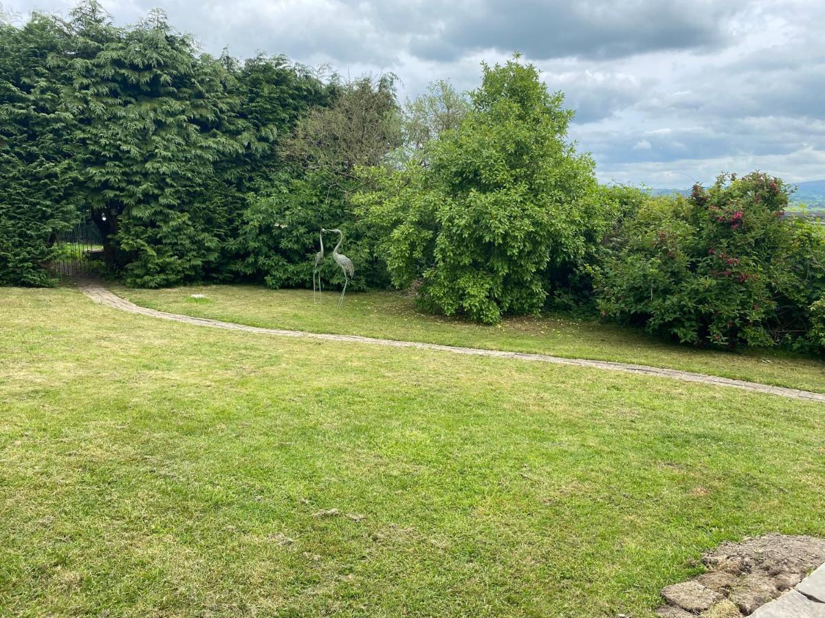 Pippin Lodge Llanwrda エクステリア 写真